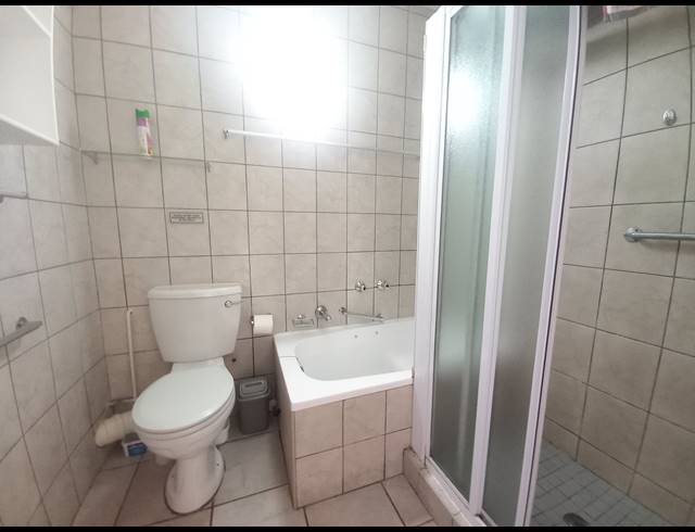 2 BEDROOM APARTMENT FOR SALE IN UVONGO BEACH